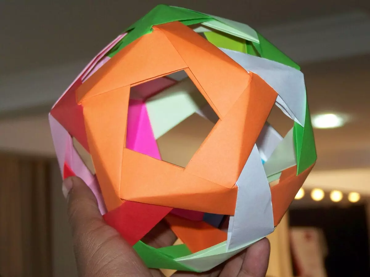 Origami (97 mafoto): Chii icho? Manhamba naKurume 8 yebhuku rekunyorera. Mhando dzeJapan Art Folding mapepa mapepa. Maitiro Ekuita Zvakasiyana Nhamba? 26950_75