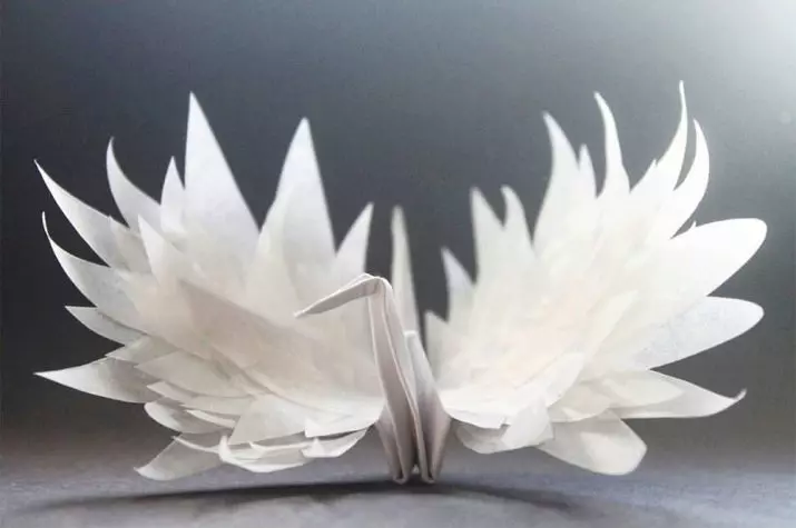 Origami út White Paper A4: Ljocht Origami foar bern 8-9 en 12-13 jier âld, prachtige ienfâldige ambachten foar begjinners. Faze regelingen fan sifers fan blêd 26951_2