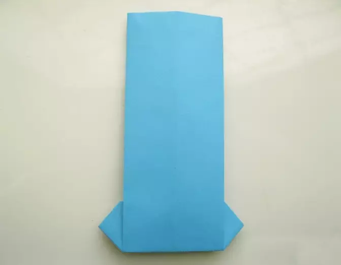 折り紙「タイとシャツ」：子供のための紙の折り紙の段階的なデザイン。どのようにお父さんへの贈り物として、2月23日にステップバイステップの手順にはがきを作るには？ 26952_18
