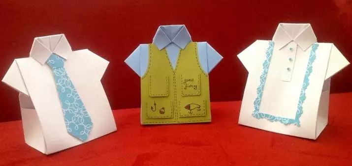 折り紙「タイとシャツ」：子供のための紙の折り紙の段階的なデザイン。どのようにお父さんへの贈り物として、2月23日にステップバイステップの手順にはがきを作るには？ 26952_87