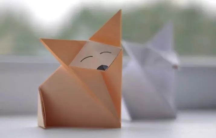 Papper för origami (27 bilder): Hur ser det ut och vad som behövs för kreativitet? Vad är annorlunda än det vanliga och vad bättre är lämplig för densitet? 26955_2