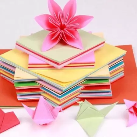 Papier voor origami (27 foto's): hoe ziet het eruit en wat is nodig voor creativiteit? Wat is anders dan de gebruikelijke en wat beter is geschikt voor dichtheid? 26955_20