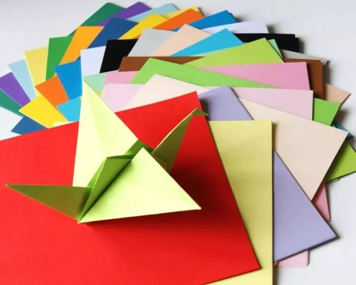 Kertas untuk Origami (27 Foto): Apa yang kelihatan seperti dan apa yang diperlukan untuk kreativiti? Apa yang berbeza dari biasa dan apa yang lebih baik sesuai untuk ketumpatan? 26955_4