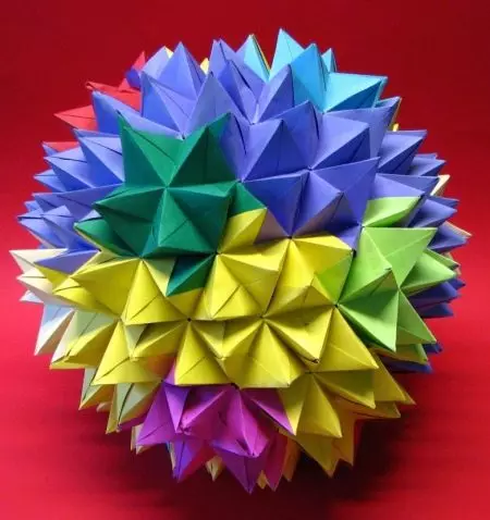 Папир за оригами (27 фотографија): како изгледа и оно што је потребно за креативност? Шта се разликује од уобичајених и шта је боље погодно за густину? 26955_9