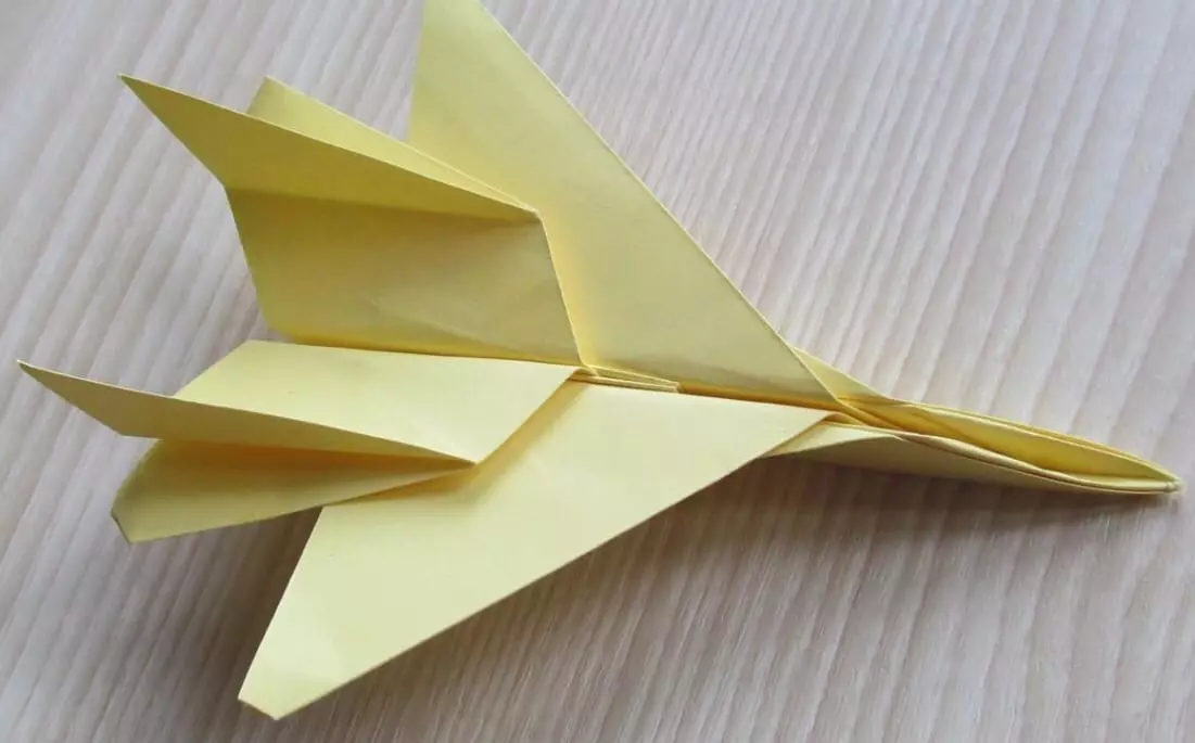 Origami « Technique militaire »: papier origami modulaire pour les enfants et les débutants. Comment faire des figures volumétrique selon le schéma avec vos propres mains? 26959_8