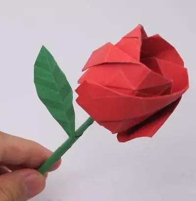 Origami para o día de San Valentín: que facer o 14 de febreiro de papel coas túas propias mans? Caixa de agasallo e origami modular para a nai 26960_5