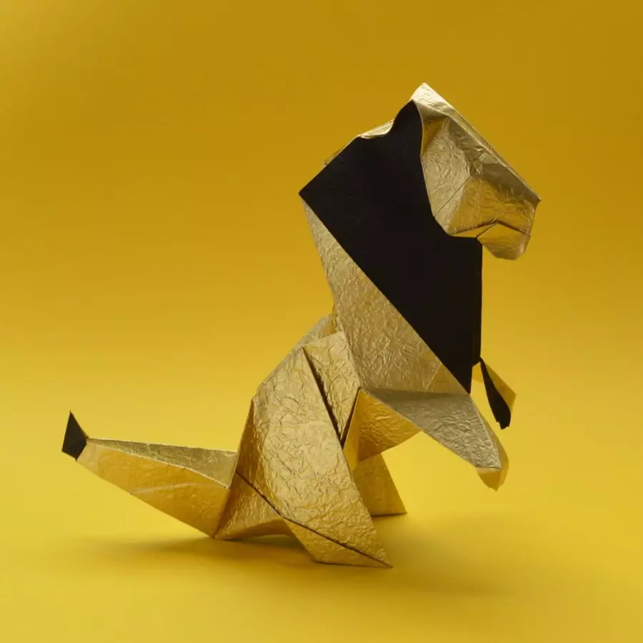 Origami sub forma unui leu: cum să o facă din hârtie conform schemei cu bypass pas cu copii? Instrucțiuni pentru crearea unui complex modular Origami pentru începători 26968_15