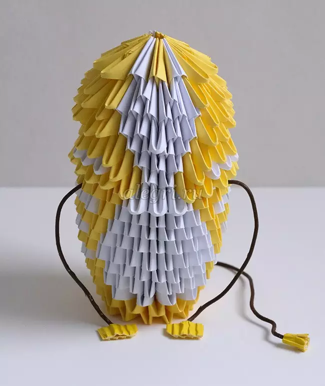 Origami i form af en løve: Sådan gør du det fra papir i henhold til ordningen med børn Step bypass? Instruktioner til oprettelse af en modulær kompleks origami for begyndere 26968_32
