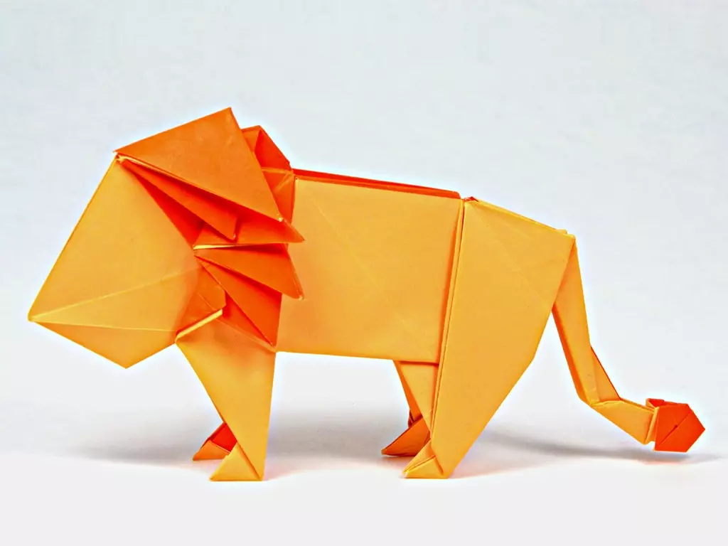 Origami ក្នុងសំណុំបែបបទនៃសត្វតោនេះ: របៀបដើម្បីធ្វើឱ្យវាពីក្រដាសនេះបើយោងតាមគម្រោងនេះជាមួយនឹងការសម្រកកុមារជំហាន? សេចក្តីណែនាំសម្រាប់ការបង្កើត origami ស្មុគស្មាញម៉ូឌុលសម្រាប់អ្នកចាប់ផ្តើមដំបូង 26968_4