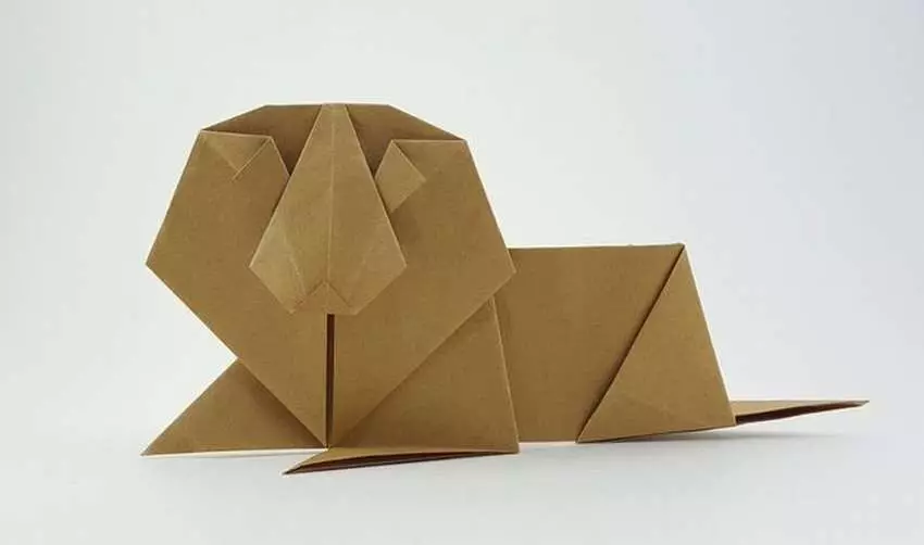 Origami sub forma unui leu: cum să o facă din hârtie conform schemei cu bypass pas cu copii? Instrucțiuni pentru crearea unui complex modular Origami pentru începători 26968_7