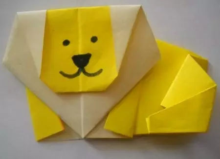 Origami sub forma unui leu: cum să o facă din hârtie conform schemei cu bypass pas cu copii? Instrucțiuni pentru crearea unui complex modular Origami pentru începători 26968_8