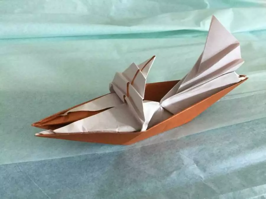 Origami de papel sen cola: como facer unha artesanía de folla A4 sen tesoiras e cola coas túas propias mans paso a paso segundo o esquema? Opcións fáciles 26971_28