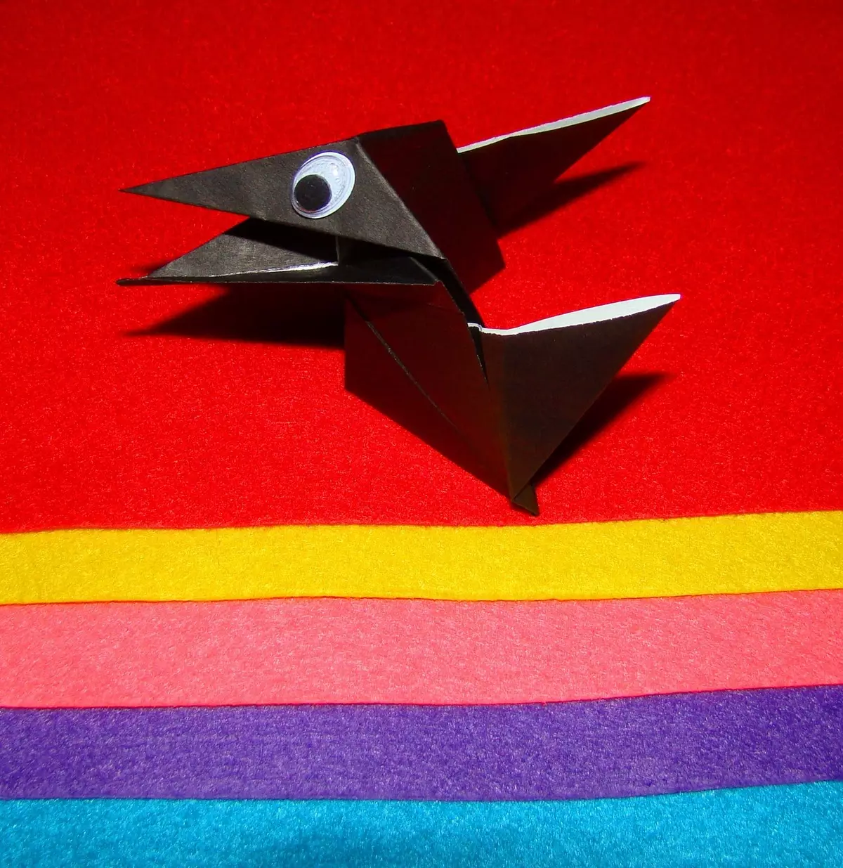 Орігамі «Ворона»: як зробити з паперу ворону, яка відкриває рот? Як з дітьми скласти ворону з дзьобом по схемам? 26972_15