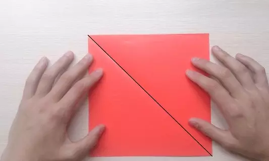 Origami lips: pakikipag-usap at iba pang mga sponghe ng papel. Scheme at pagtuturo ng natitiklop na hakbang-hakbang para sa mga nagsisimula 26974_6