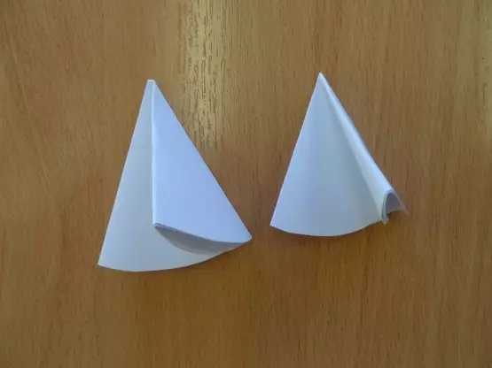 Origami «Waterweewwear» (40 լուսանկար). Ինչպես ծաղիկ պատրաստել թղթի վրա ձեր սեփական ձեռքերով փուլային սխեմայով: Սկսնակների համար մոդուլային օրիգամի ստեղծելու քայլ առ քայլ հրահանգներ 26980_16