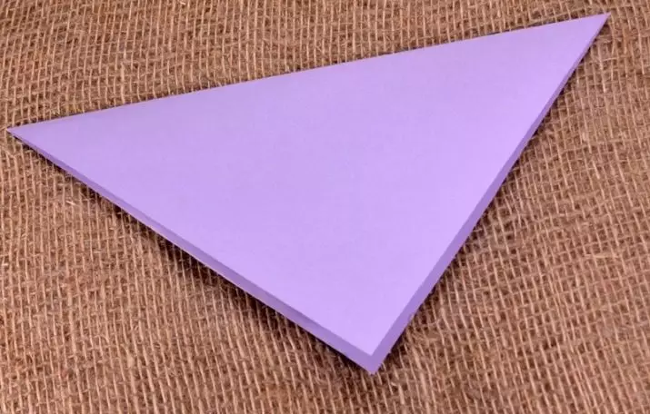 Papier origami foar bern 7-8 jier âld: Simple regelingen foar jonges en famkes. How to make origami dogge it sels yn fazen? 26984_29