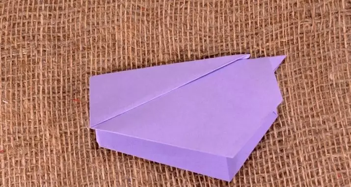 Papier Origami voor kinderen 7-8 jaar oud: eenvoudige schema's voor jongens en meisjes. Hoe maak je Origami het zelf in etappes? 26984_36