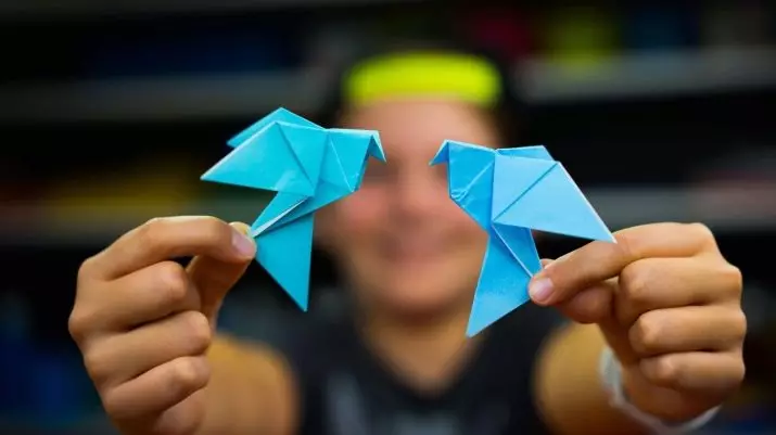 ເຈ້ຍ Origami ສໍາລັບເດັກອາຍຸ 7-8 ປີ: ໂຄງການງ່າຍໆສໍາລັບເດັກຊາຍແລະເດັກຍິງ. ວິທີເຮັດໃຫ້ Origami ເຮັດມັນຕົວທ່ານເອງໃນໄລຍະ? 26984_9