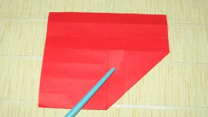 Origami for jenter: Hvordan lage dem fra papir for barn 6-10 år gammel? Ordninger av forskjellige håndverk. Hvordan lage dekorasjoner stadier? 26985_4