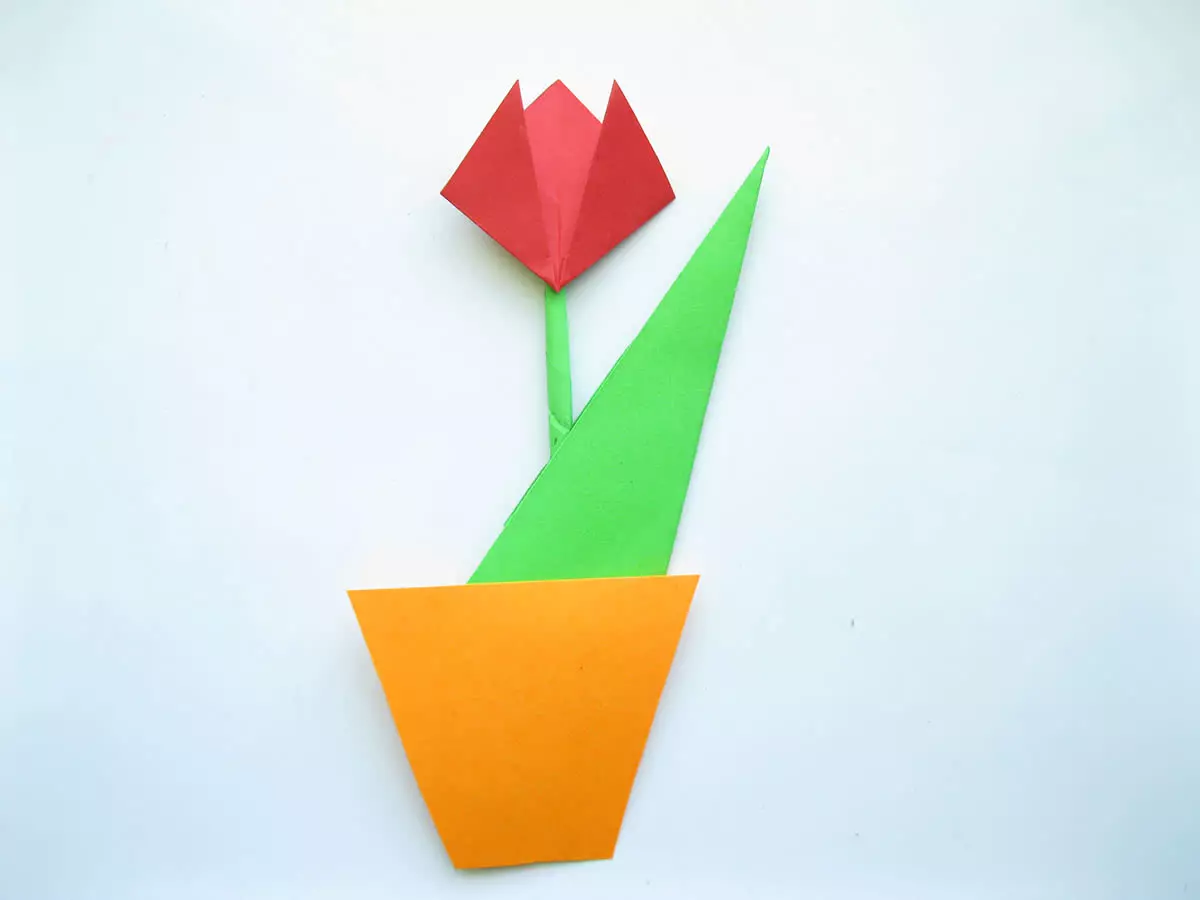 Origami de papel para crianças 5-6 anos de idade: esquemas passo-a-passo, artesanato simples com suas próprias mãos. Quão fácil é fazer uma aula de calor nos iniciantes da Master Class? 26988_53