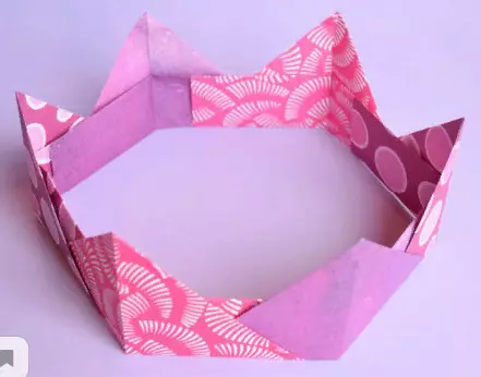 Origami“Crown”：如何根据有孩子的计划用自己的手从纸张中从纸张中制作？纸张模块冠和棺材形式的简单版本 27001_24