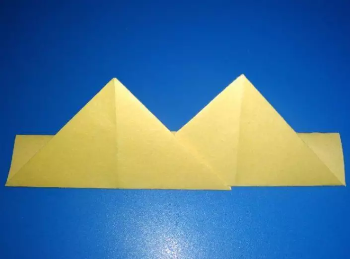 Орігамі «Корона»: як зробити її з паперу своїми руками за схемою з дітьми? Паперова модульна корона і легкий варіант у вигляді шкатулки покроково 27001_32