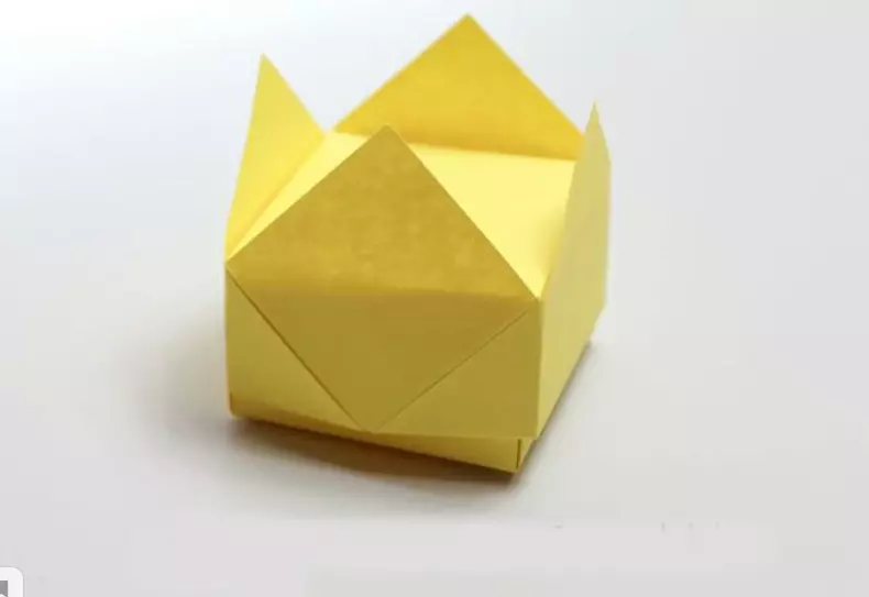 Origami“Crown”：如何根据有孩子的计划用自己的手从纸张中从纸张中制作？纸张模块冠和棺材形式的简单版本 27001_39