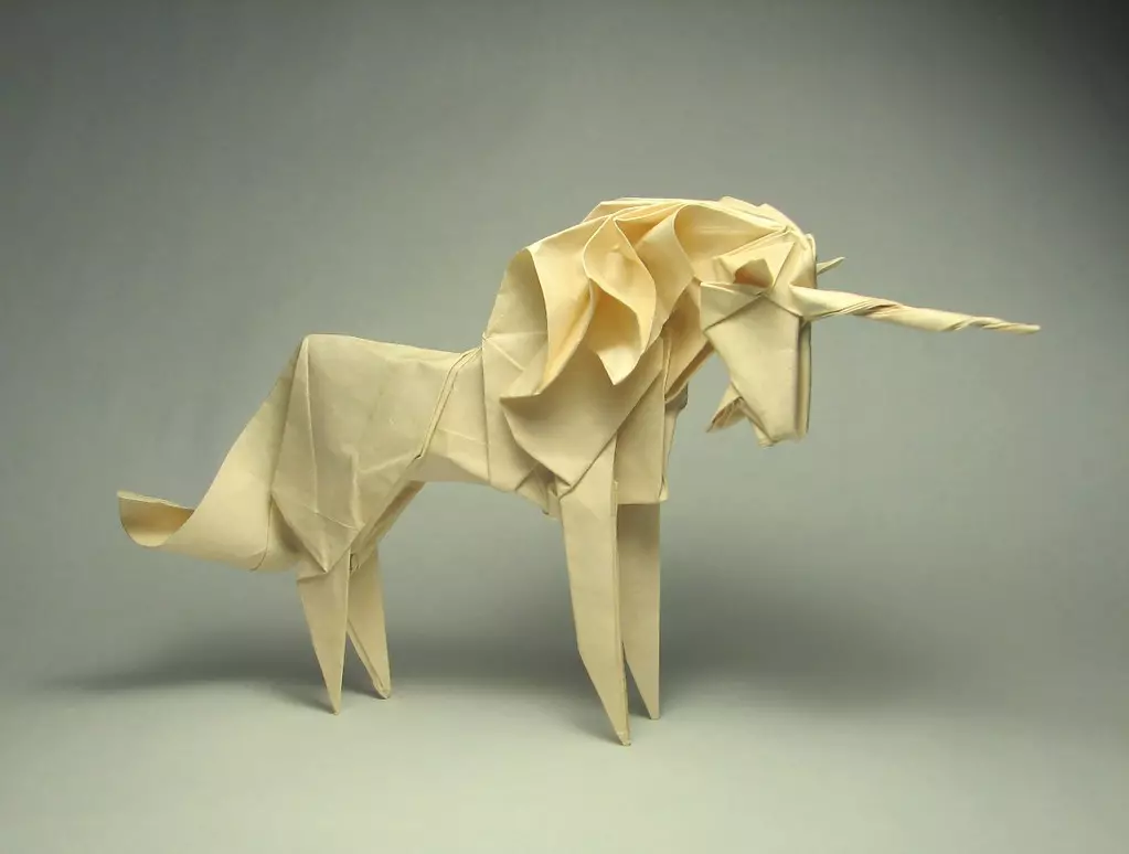 Origami „Unicorn”: hogyan lehet azt a papírt a program a gyerekekkel? Hogyan készítsünk egy fej egyszerű? A szakaszos moduláris origami kezdőknek 27002_4