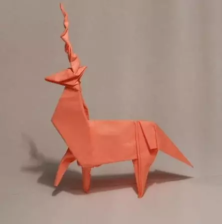 Origami „Unicorn”: hogyan lehet azt a papírt a program a gyerekekkel? Hogyan készítsünk egy fej egyszerű? A szakaszos moduláris origami kezdőknek 27002_44