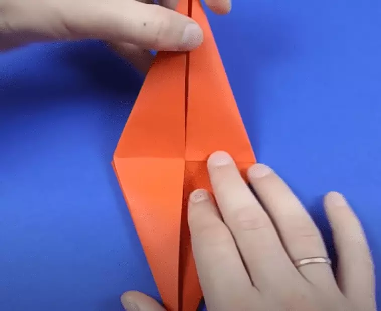 Оригами «Тікұшақ»: Қадамдық нұсқауларға қалай құруға болады? Модульдік оригами, балаларға арналған әскери тікұшақ түріндегі қолөнер схемасы 27005_7