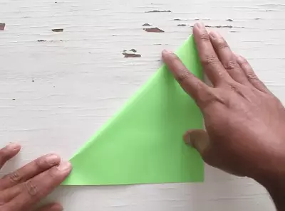 Origami-harona: origami modely avy amin'ny taratasy sy harona tsotra amin'ny tanany. Ahoana ny fomba hanaovana harona araka ny tetika ho an'ny ankizy? 27010_12