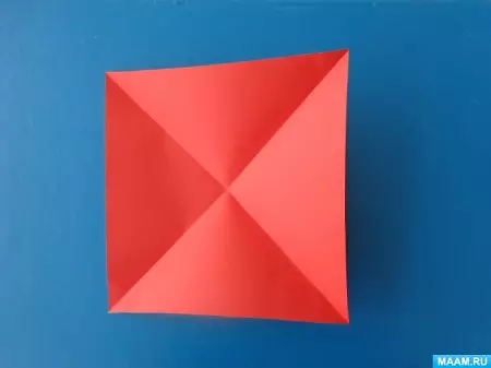 Origami-Kuerf: modulär Origami vu Pabeier an en einfachen Kuerf mat hiren eegenen Hänn. Wéi ee Kuerf no dem Schema fir Kanner ze maachen? 27010_29