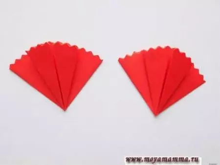 តើធ្វើដូចម្តេចដើម្បីធ្វើឱ្យផ្កាក្រដាសជាមួយកុមារក្នុងការណែនាំជាជំហាន ៗ ដោយដៃរបស់អ្នកផ្ទាល់? ផលិតកម្ម Origami ម៉ូឌុលនៅថ្ងៃទី 23 ខែកុម្ភៈ 27021_10
