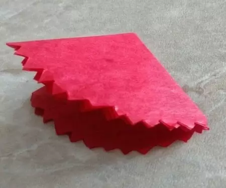 Origami „Karanfil”: kako napraviti cvijet papira s djecom na korak-po-korak upute sa svoje ruke? Proizvodnja modularni origami 23. veljače 27021_22