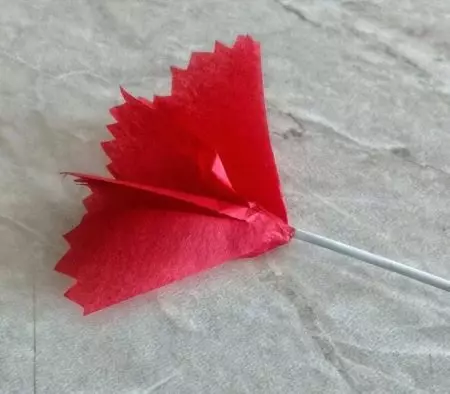 Origami „Karanfil”: kako napraviti cvijet papira s djecom na korak-po-korak upute sa svoje ruke? Proizvodnja modularni origami 23. veljače 27021_25