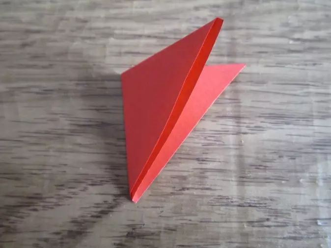 តើធ្វើដូចម្តេចដើម្បីធ្វើឱ្យផ្កាក្រដាសជាមួយកុមារក្នុងការណែនាំជាជំហាន ៗ ដោយដៃរបស់អ្នកផ្ទាល់? ផលិតកម្ម Origami ម៉ូឌុលនៅថ្ងៃទី 23 ខែកុម្ភៈ 27021_37