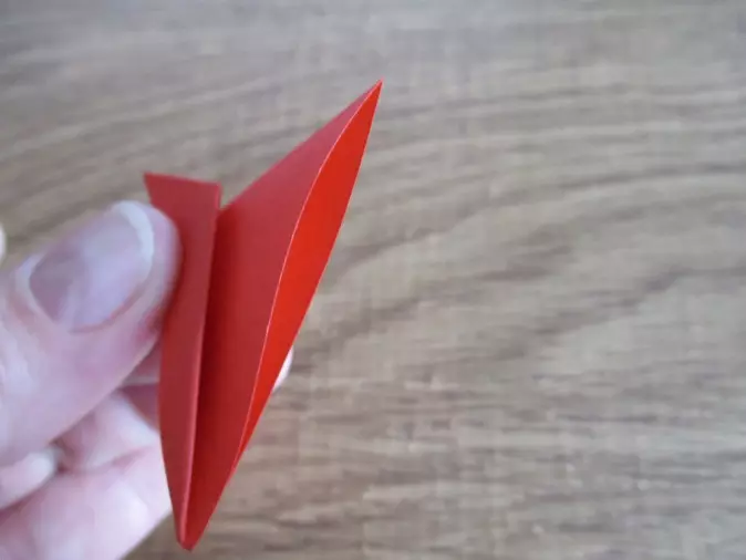 តើធ្វើដូចម្តេចដើម្បីធ្វើឱ្យផ្កាក្រដាសជាមួយកុមារក្នុងការណែនាំជាជំហាន ៗ ដោយដៃរបស់អ្នកផ្ទាល់? ផលិតកម្ម Origami ម៉ូឌុលនៅថ្ងៃទី 23 ខែកុម្ភៈ 27021_41