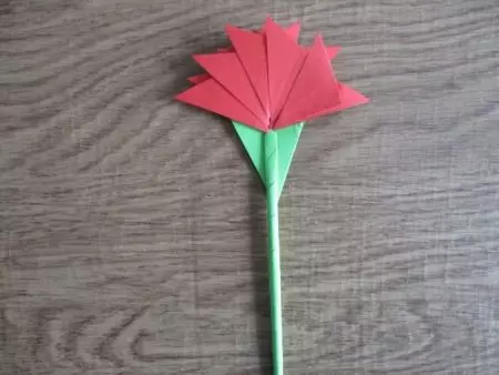 Origami „Karanfil”: kako napraviti cvijet papira s djecom na korak-po-korak upute sa svoje ruke? Proizvodnja modularni origami 23. veljače 27021_58
