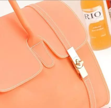 Orange Bag (50 mga larawan): Ano ang magsuot 2702_20