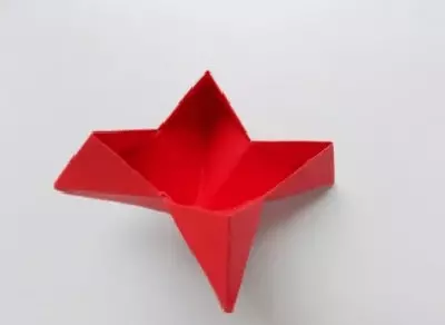 Origamii-Antistress: Toy-Transformer aus Pabeier A4, Liichtkleeder Schema ouni Hiweis. Wéi maachen déi interessant Interessi? 27030_14