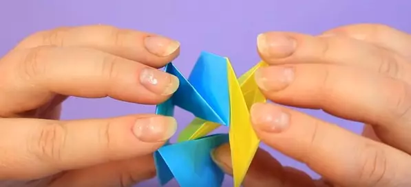 Origami-Antistress: Guhindura igikinisho kuva impapuro A4, gahunda yoroheje yoroheje idafite kole. Nigute ushobora gukora ubukorikori butandukanye? 27030_26