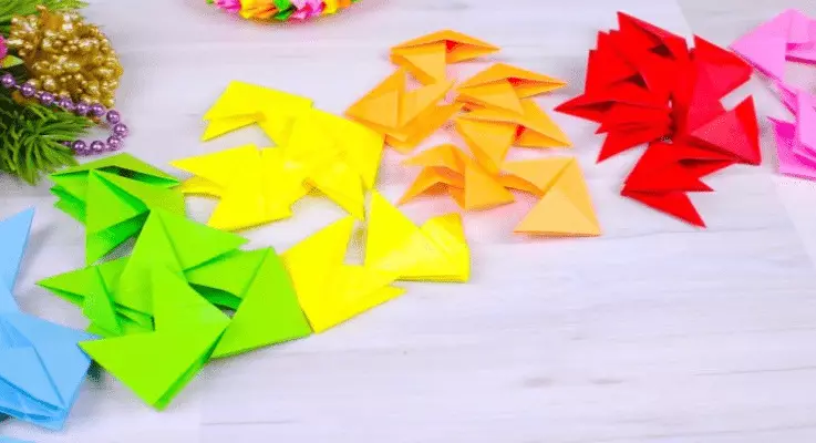 Origamii-Antistress: Toy-Transformer aus Pabeier A4, Liichtkleeder Schema ouni Hiweis. Wéi maachen déi interessant Interessi? 27030_9