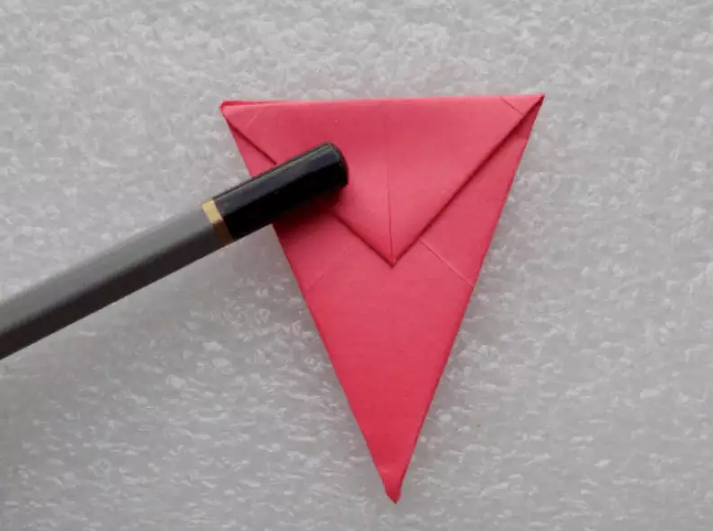 Origami „Sunce”: Sunce presavijeni harmonijskog papira s djecom korak po korak. Kako napraviti modularni letjelicu prema shemi sa svoje ruke? 27033_17
