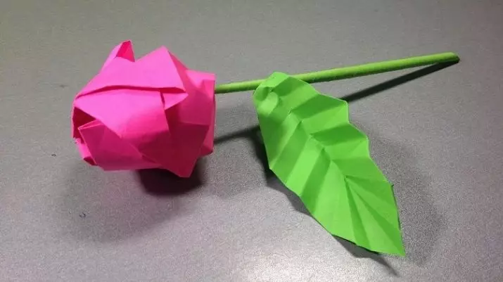 Origami จากกระดาษสำหรับเด็กอายุ 8-9 ปี: โครงร่างแสงแบบทีละขั้นตอนสำหรับเด็กผู้ชายและงานฝีมือสำหรับเด็กผู้หญิงด้วยมือของตัวเองความคิดที่เรียบง่ายสำหรับผู้เริ่มต้น 27047_23