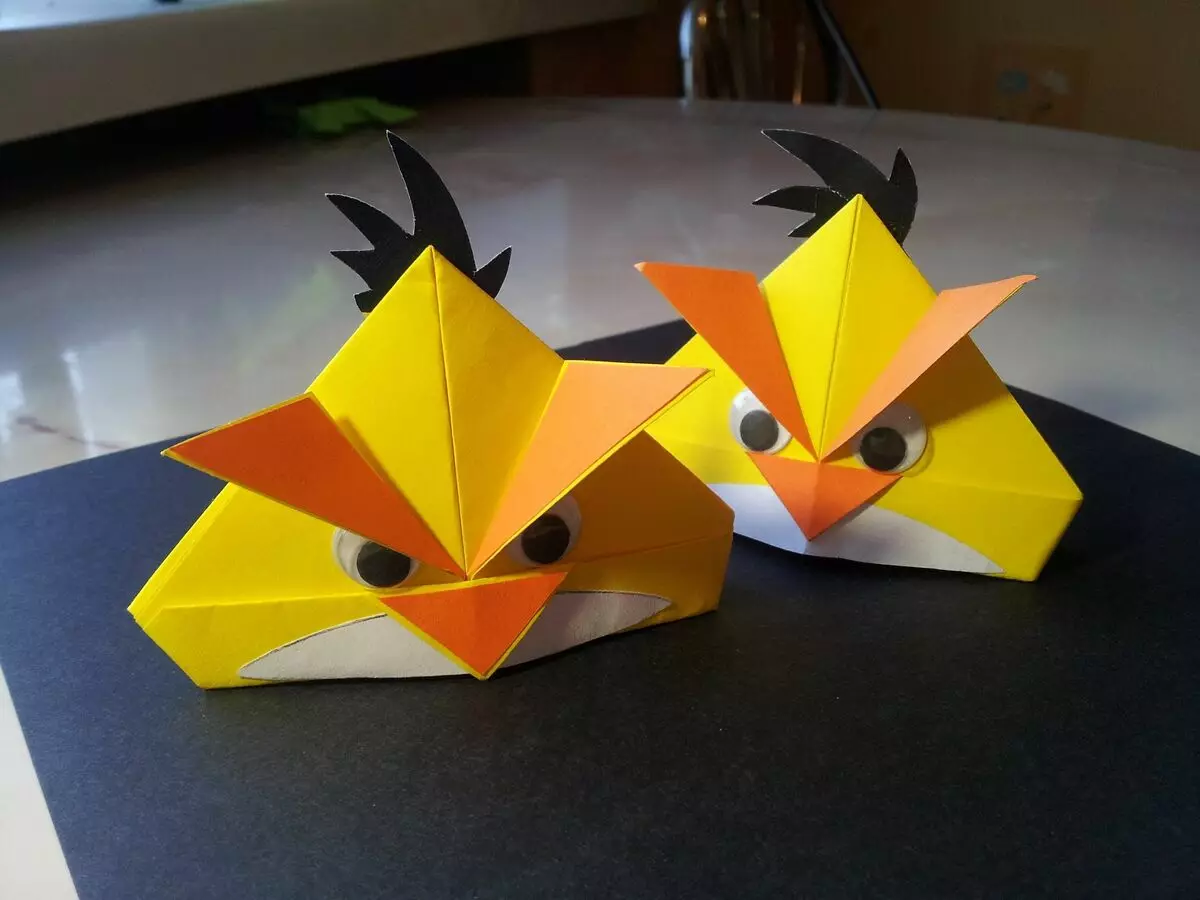 Origami จากกระดาษสำหรับเด็กอายุ 8-9 ปี: โครงร่างแสงแบบทีละขั้นตอนสำหรับเด็กผู้ชายและงานฝีมือสำหรับเด็กผู้หญิงด้วยมือของตัวเองความคิดที่เรียบง่ายสำหรับผู้เริ่มต้น 27047_5