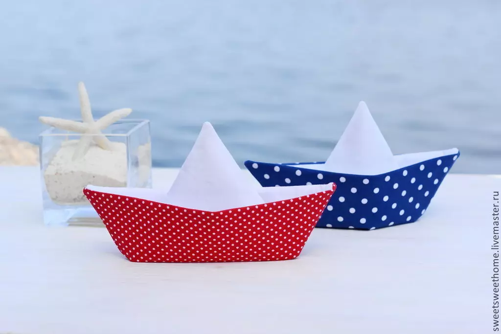 Origami „Hajó”: Összecsukható sémák Gyermek csónakok. Hogyan lépésről lépésre, hogy egy egyszerű hajót egy vitorla saját kezű kezdő? 27054_14