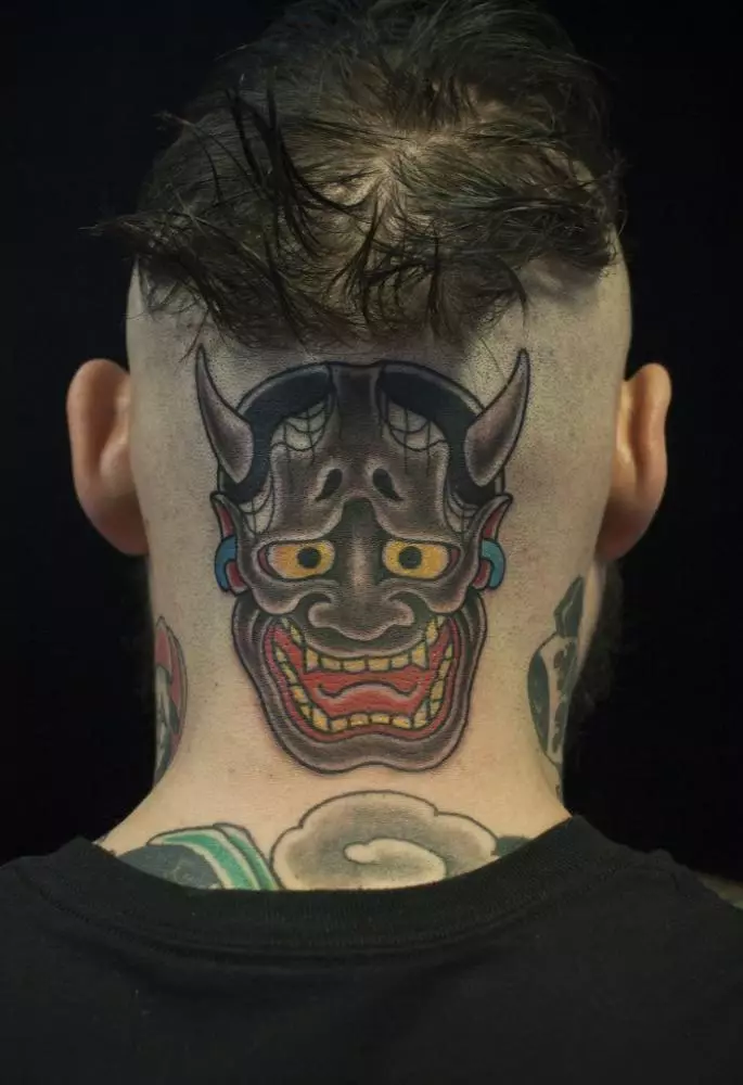 Тату у вигляді японських масок: демони і їх значення. Ескізи татуювань в стилі масок Японії. Тату «Диявол» на руці і інші страшні герої міфології 270_35