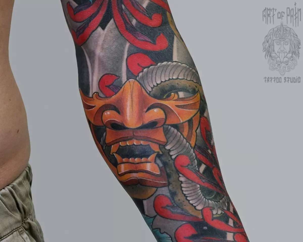 Жапондық маскалар түріндегі татуировка: жындар және олардың мағыналары. Жапония маскаларының стиліндегі татуировкалардың эскиздері. «Ібіліс» татуировкасы мифологияның басқа да қорқынышты батырлары 270_37
