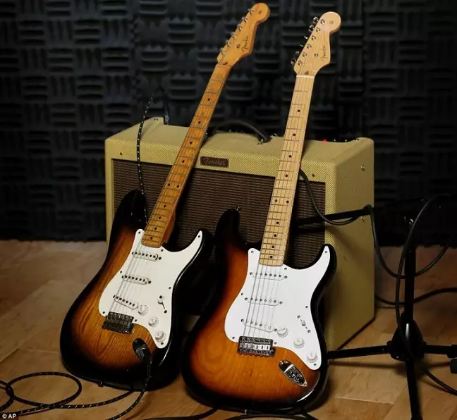 Fender Stratocaster (45 bilder): Amerikanske Akustasoniske gitarer og amerikansk Ultra, Bullet og Affinity, Deluxe og Jeff Beck Elektriske gitarer, Deluxe og Jeff Beck, Oversikt over andre serier og modeller 27105_13