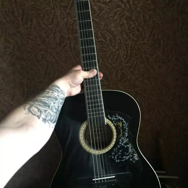 Adams Gitarrak: 1852az geroztik artisau akustikoa eta klasikoa, RB 5000 BKS eta beste eredu batzuk, herrialdea 27106_13